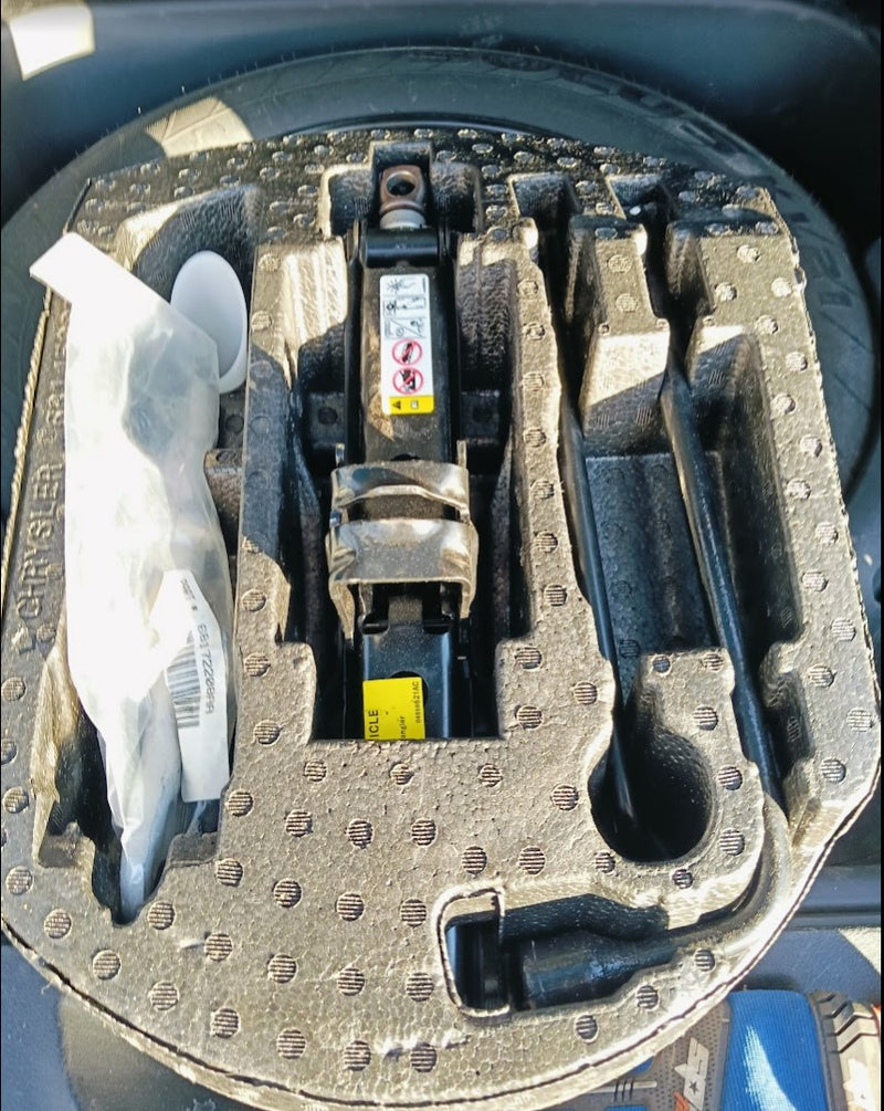 Spare Wheel & Tyre Emergency Jack  KIT Jeep Grand Cherokee  WK2 68284639AB