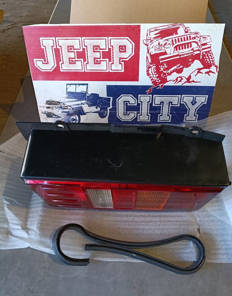 Tail Light LHR Jeep XJ Cherokee 4720499