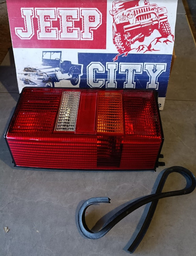 Tail Light LHR Jeep XJ Cherokee 4720499