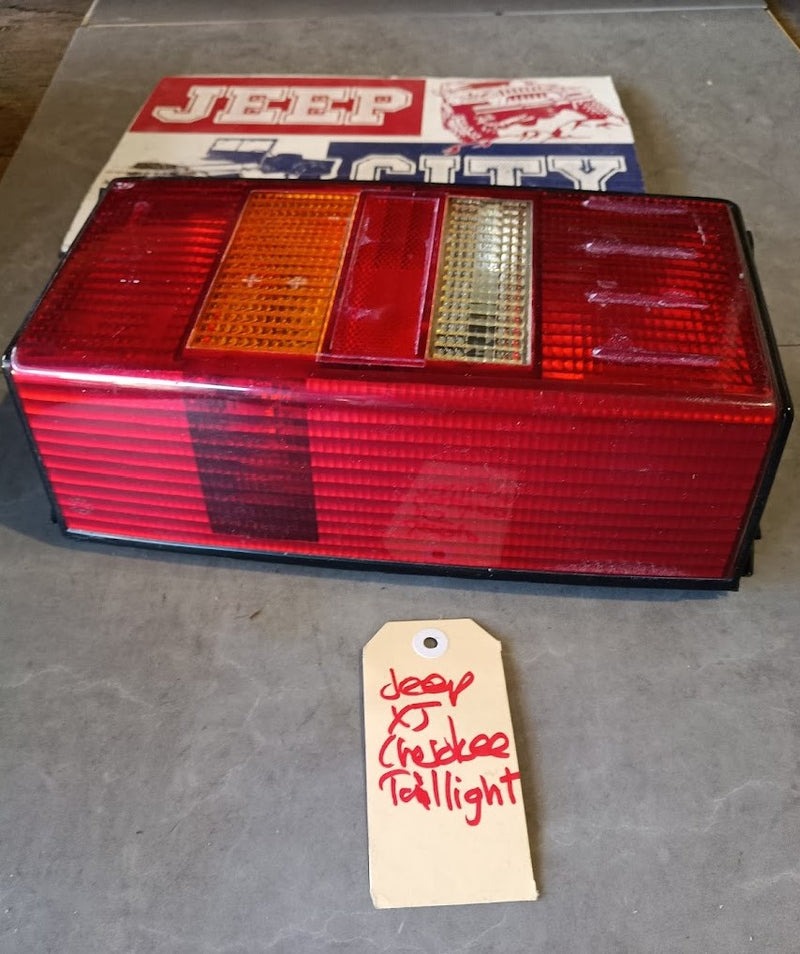 Tail Light RHR Jeep XJ Cherokee 4720498
