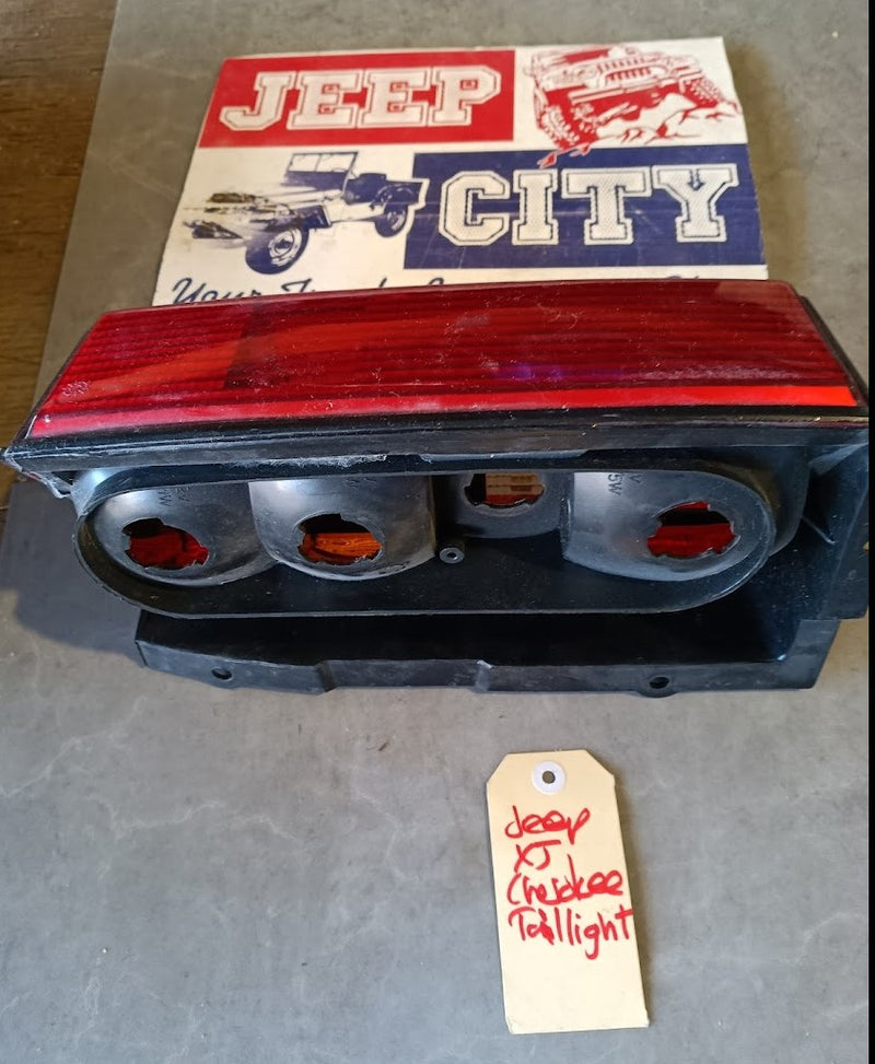 Tail Light RHR Jeep XJ Cherokee 4720498